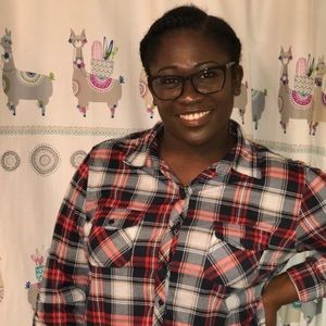 Meet your Posher, Divina